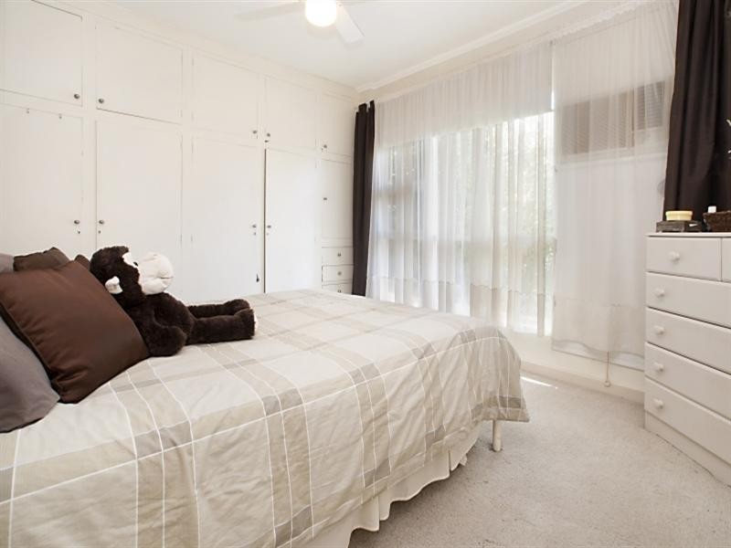 2 Carinya Crescent, Rostrevor SA 5073