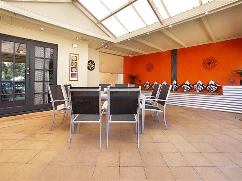 2 Carinya Crescent, Rostrevor SA 5073