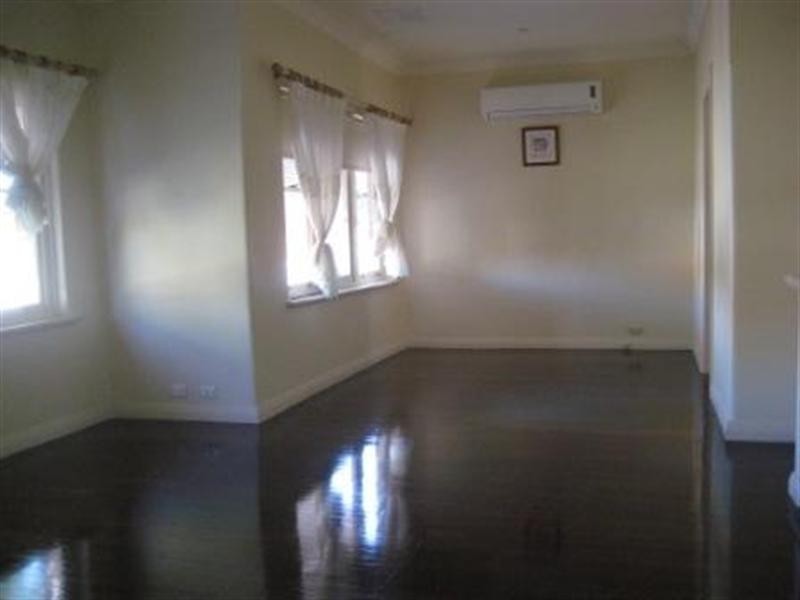 15 Meadow Avenue, Campbelltown SA 5074