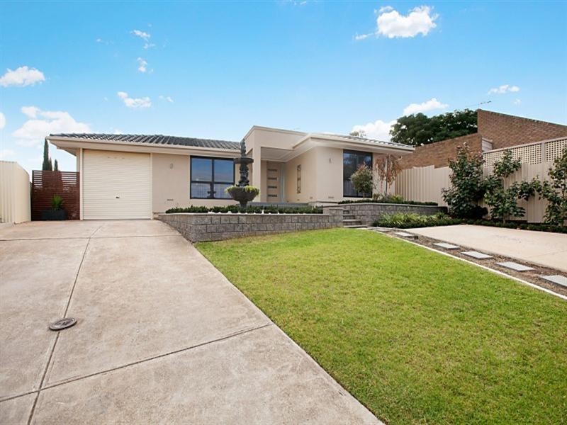 3 Kosmina Crescent, Hillbank SA 5112