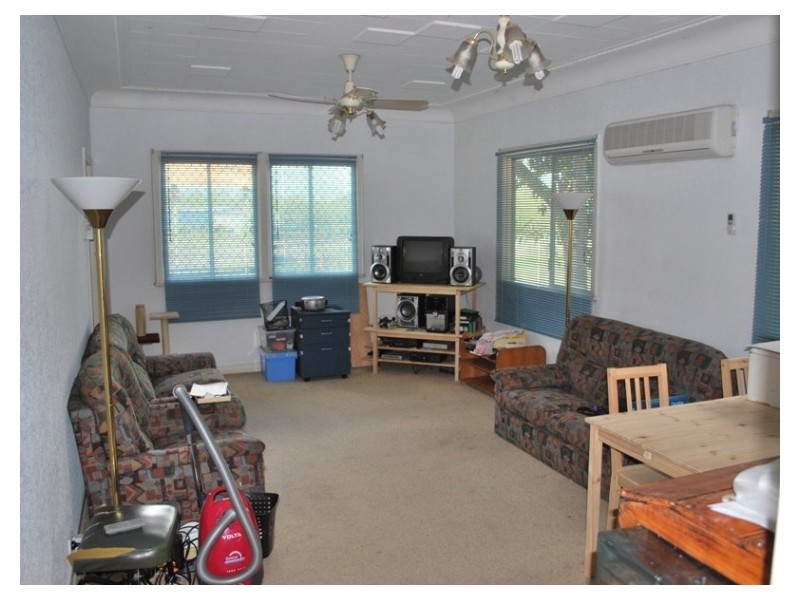1 Francis Street, Redbank QLD 4301