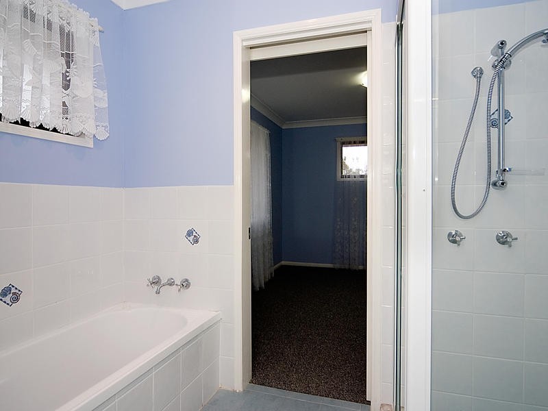 18 Annabelle Street, Bellbird Park QLD 4300