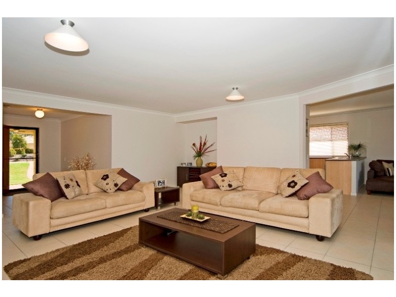 1 Keim Court (CUNNINGHAM RISE), Goodna QLD 4300