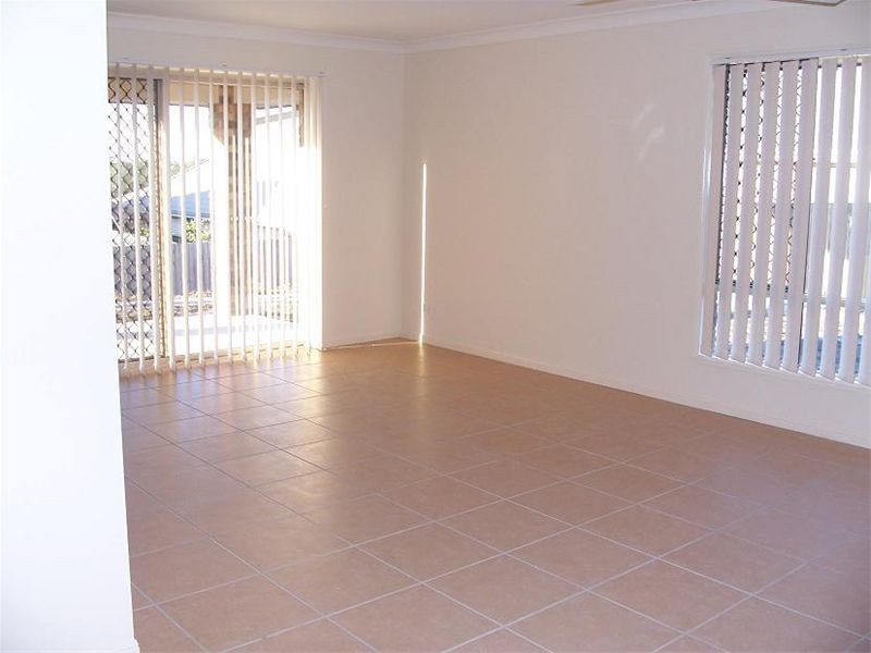 10 Whipbird Street, Bellbird Park QLD 4300