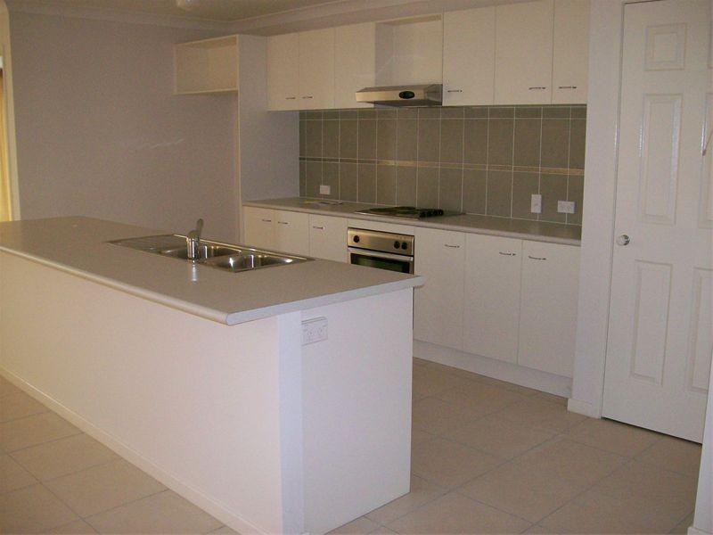 16 Fontana Way, Springfield Lakes QLD 4300