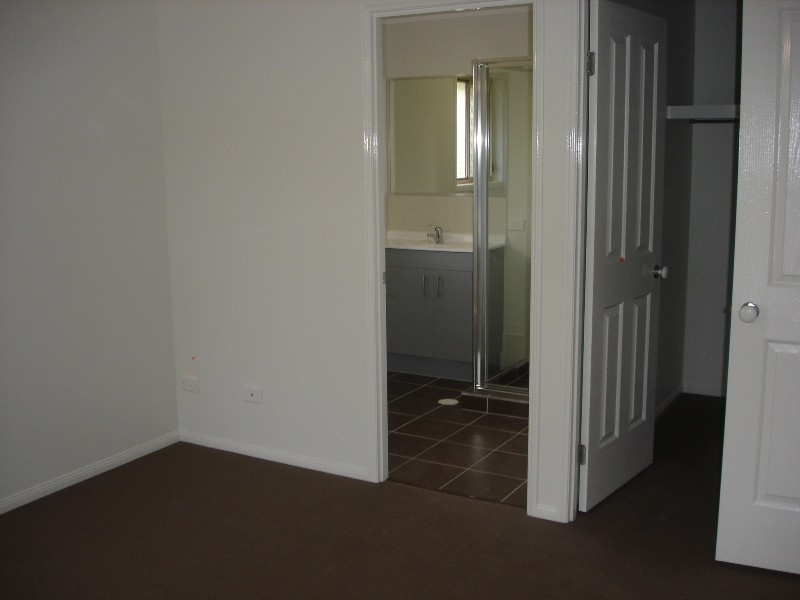 4 Susan Street, Camira QLD 4300