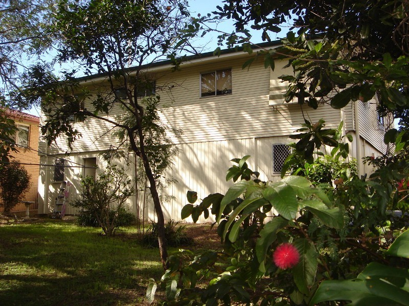 11 Webb Street, Riverview QLD 4303