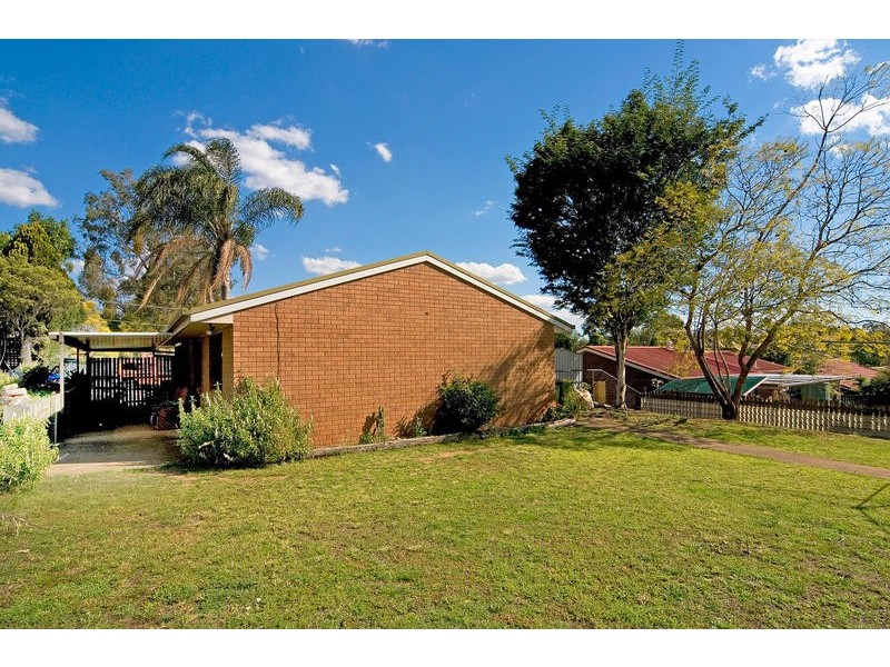 7 Sturt Drive, Redbank Plains QLD 4301