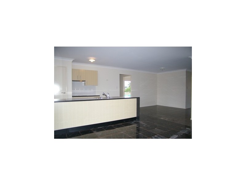 2/43 Cheihk Crescent, Collingwood Park QLD 4301