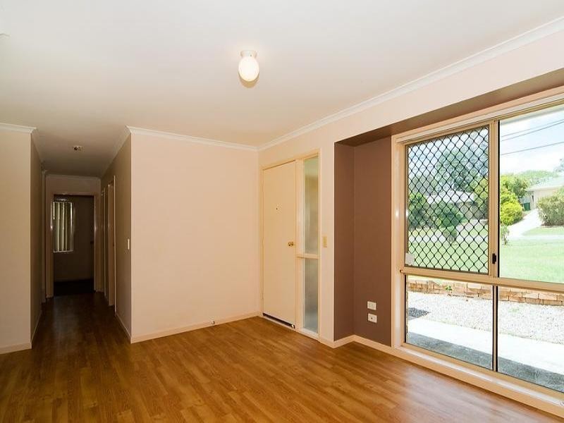 8 Jason Court, Redbank Plains QLD 4301