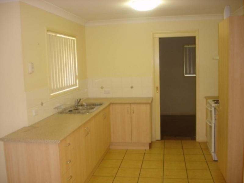8 Holmes, Goodna QLD 4300