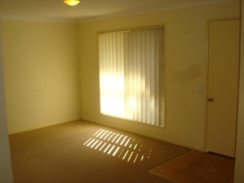 8 Holmes, Goodna QLD 4300
