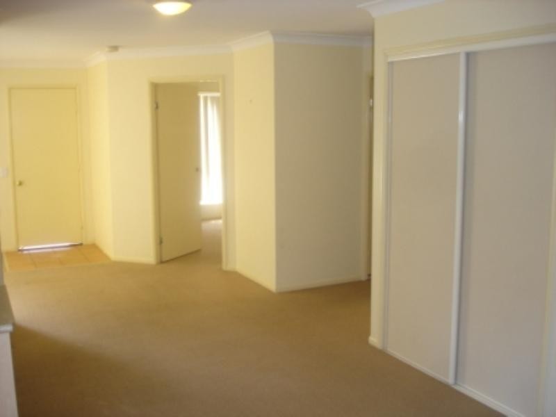 8 Holmes, Goodna QLD 4300