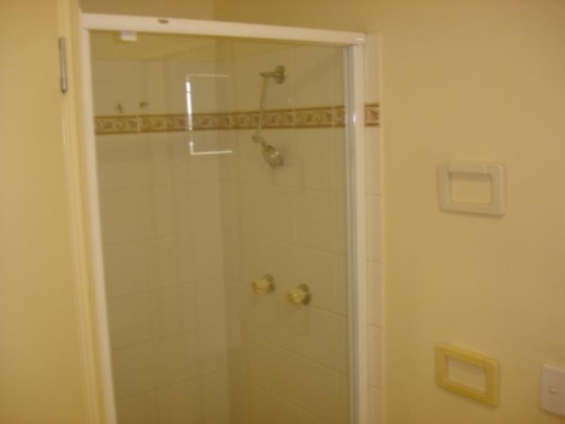 8 Holmes, Goodna QLD 4300
