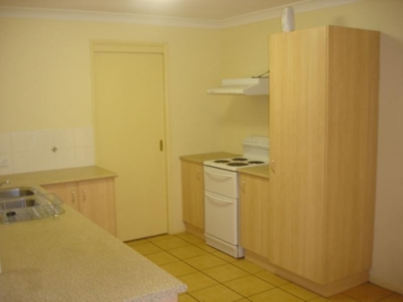 8 Holmes, Goodna QLD 4300
