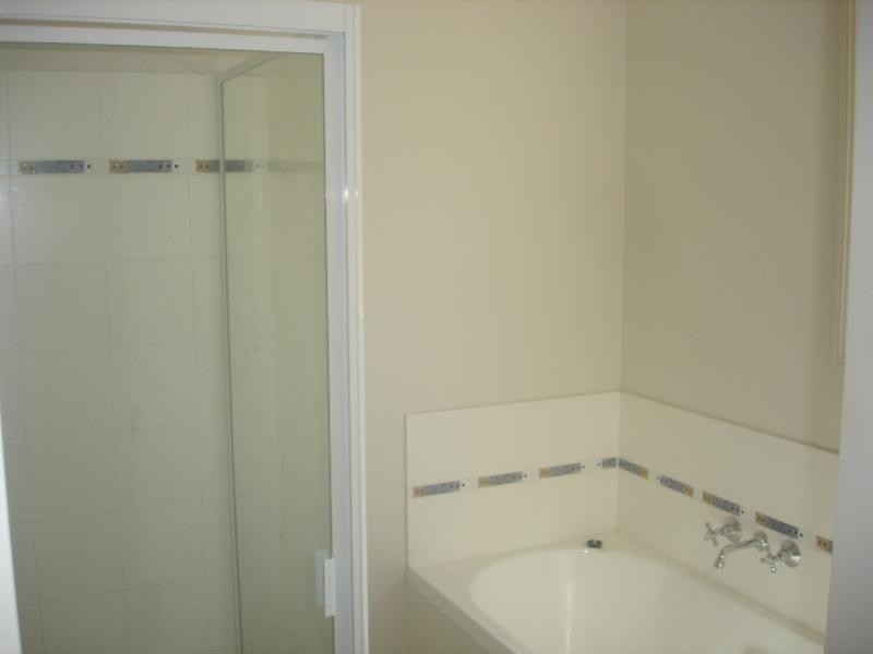 18 Mckerrow Crescent, Goodna QLD 4300