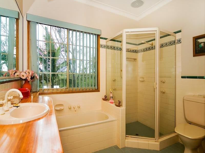 4 School Road, Redbank Plains QLD 4301