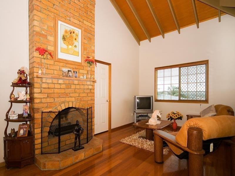 4 School Road, Redbank Plains QLD 4301