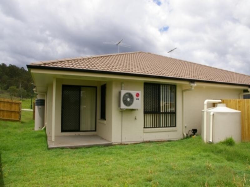 2/54 Berrigan Street, Redbank Plains QLD 4301