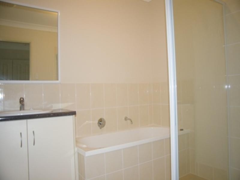 2/54 Berrigan Street, Redbank Plains QLD 4301