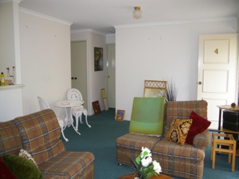 4/25 Henty Drive, Redbank Plains QLD 4301