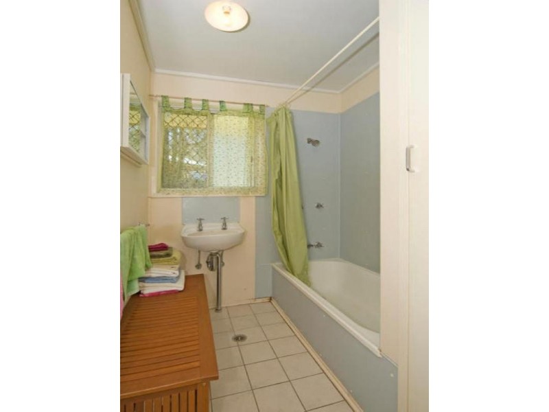 33 Dowden, Goodna QLD 4300