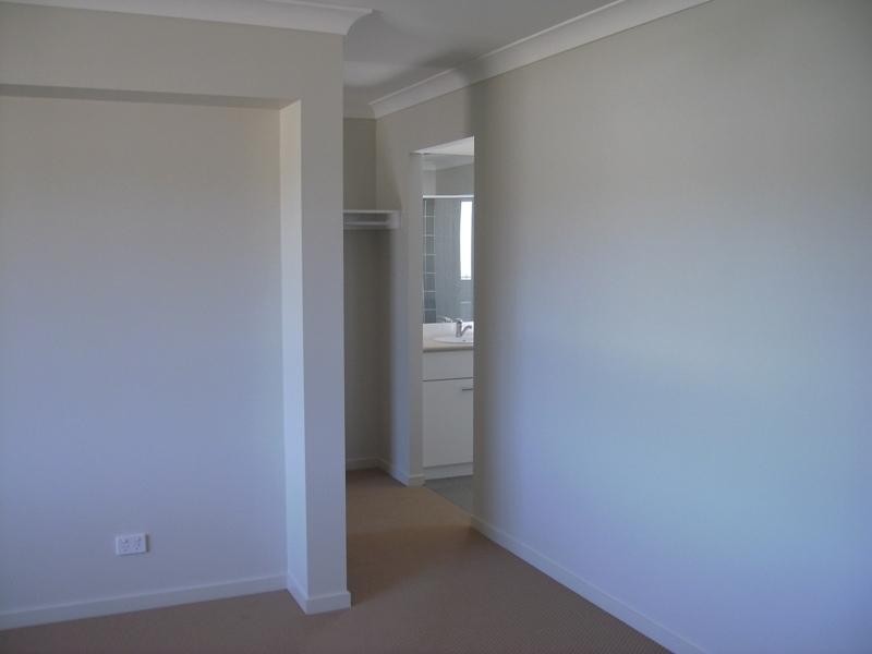 Augustine Heights QLD 4300