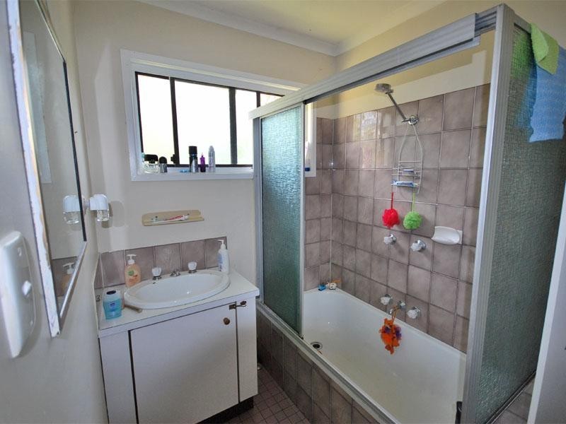 27 Hillier, Goodna QLD 4300