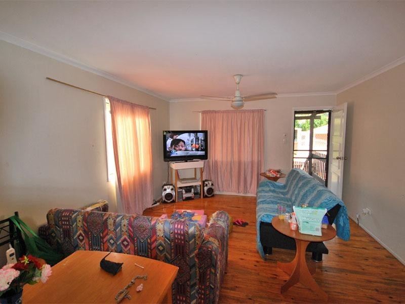 27 Hillier, Goodna QLD 4300