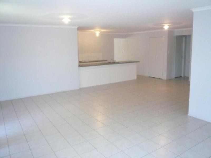 11 Sutherland Crescent, Goodna QLD 4300