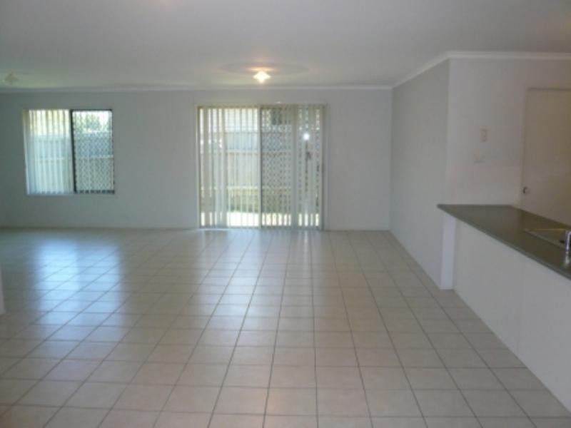11 Sutherland Crescent, Goodna QLD 4300