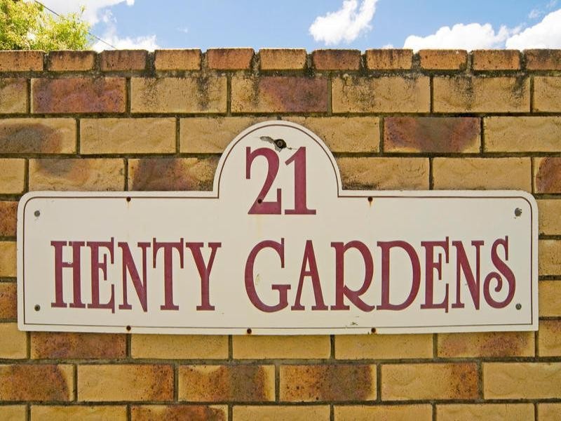 4/21 Henty Drive, Redbank Plains QLD 4301