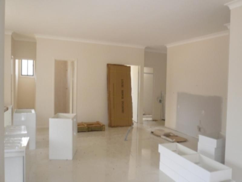 5 Yellowstone Way, Springfield Lakes QLD 4300