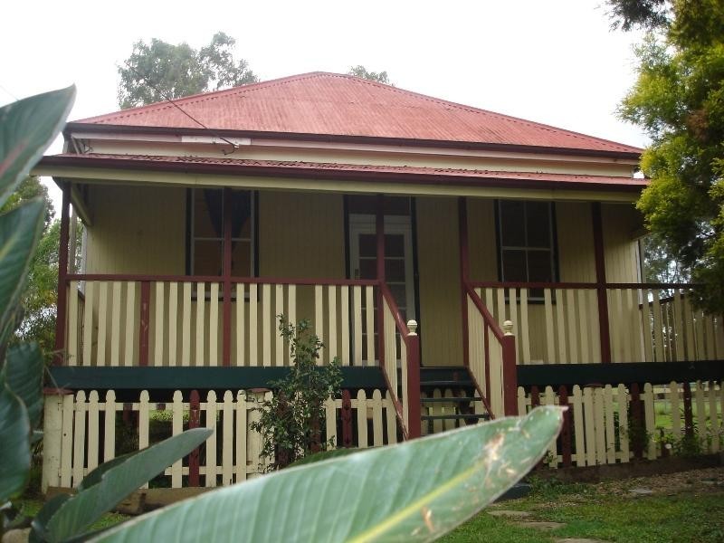 16 Bergins Hill Road, Bundamba QLD 4304