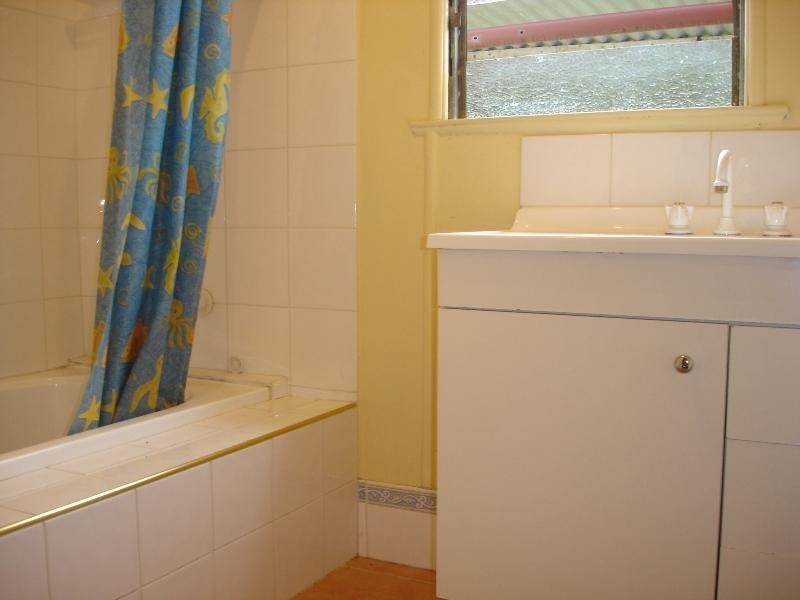 16 Bergins Hill Road, Bundamba QLD 4304