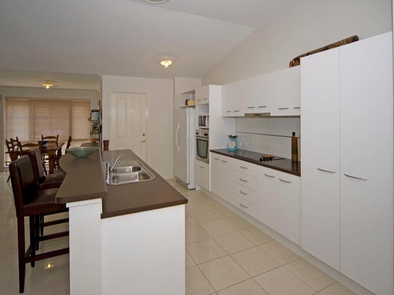 11 Macswiney Street, Collingwood Park QLD 4301