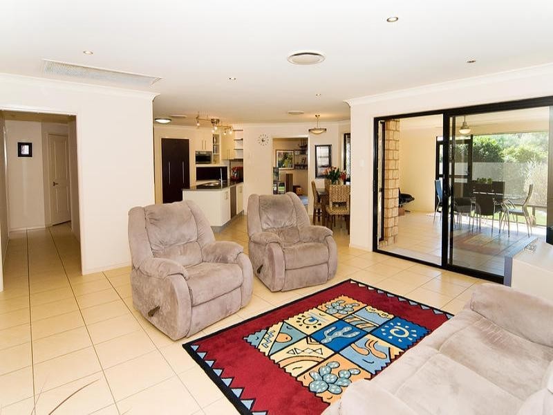 17 De Marce Court, Springfield Lakes QLD 4300