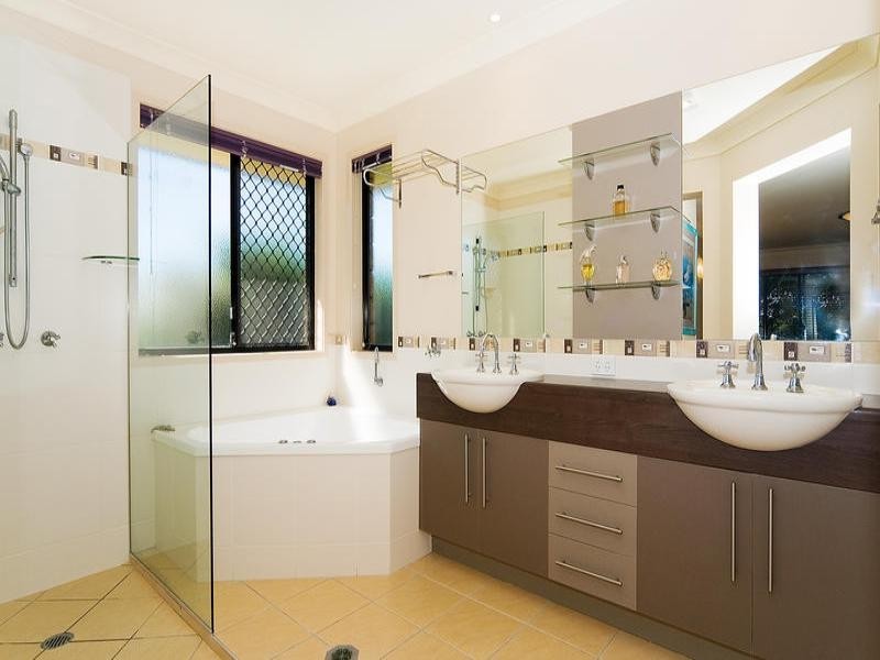 17 De Marce Court, Springfield Lakes QLD 4300