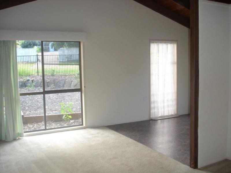 7 Tamatea Drive, Bellbird Park QLD 4300