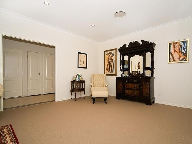 39 Sutherland Crescent, Goodna QLD 4300