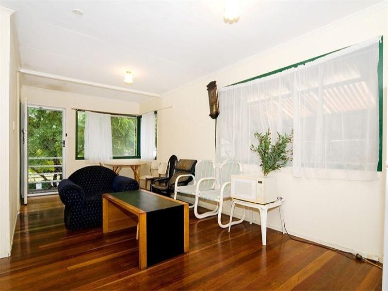 10 Dorricott Crescent, Goodna QLD 4300