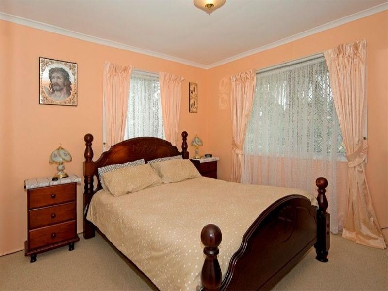 16 Leichhardt Drive, Redbank Plains QLD 4301