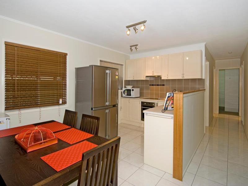 15 Duncan Street, Riverview QLD 4303