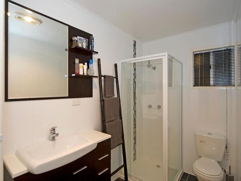 15 Duncan Street, Riverview QLD 4303