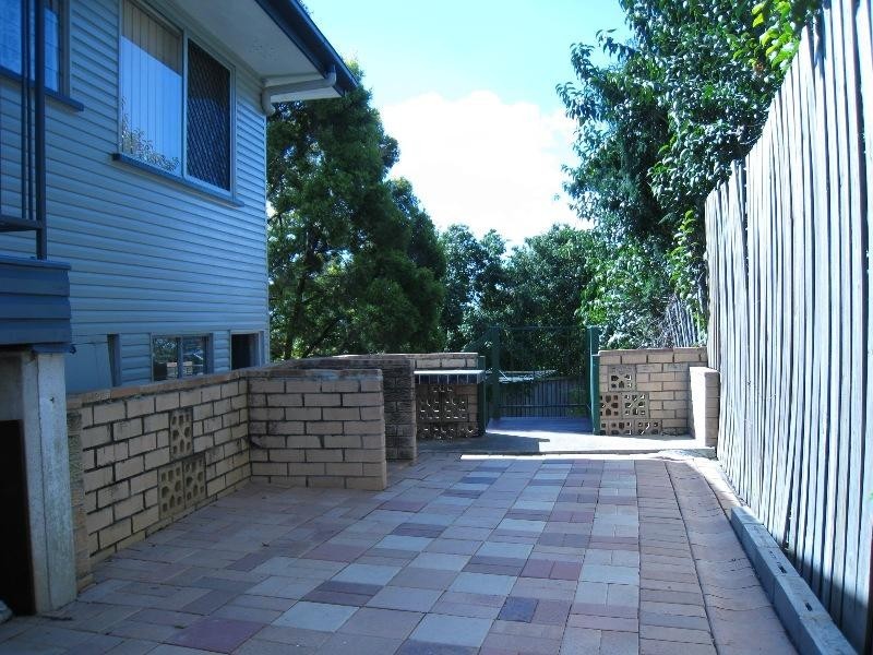 16 CHILD Street, Riverview QLD 4303