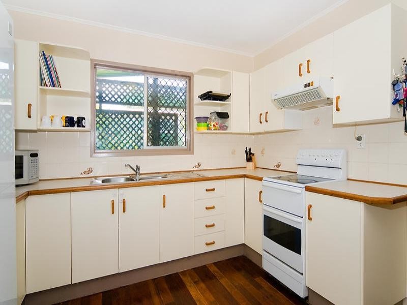 20 Caroline Street, Riverview QLD 4303