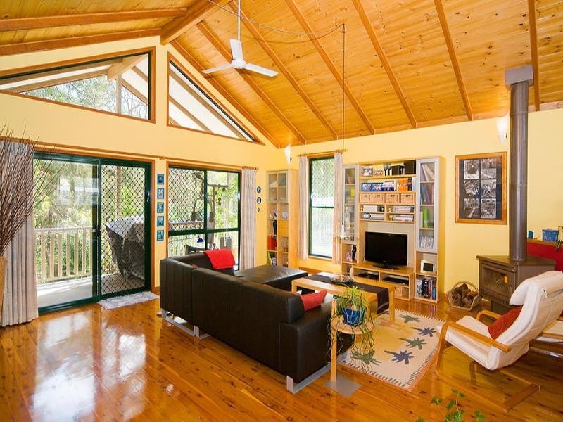 8 Mikkelsen Court, Camira QLD 4300