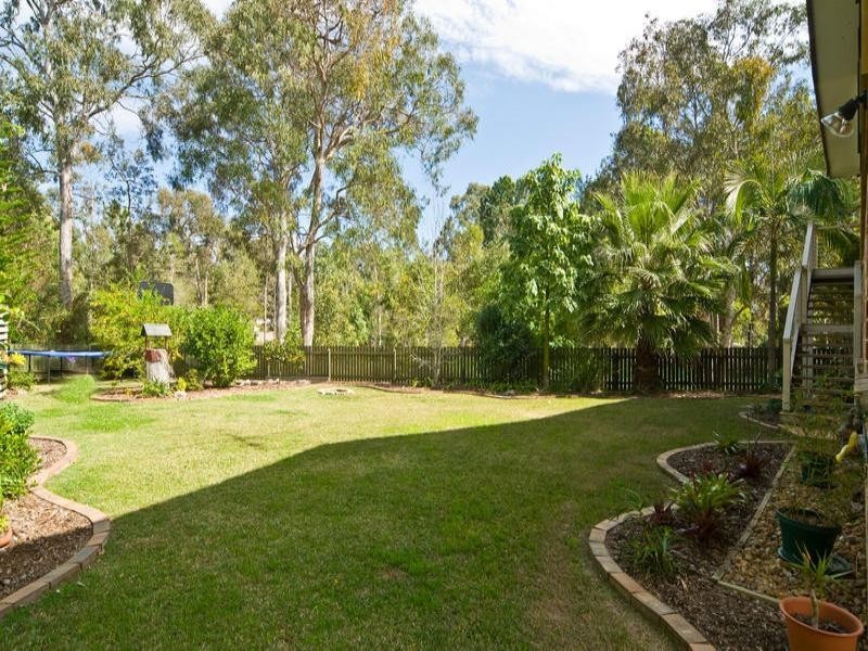 8 Mikkelsen Court, Camira QLD 4300
