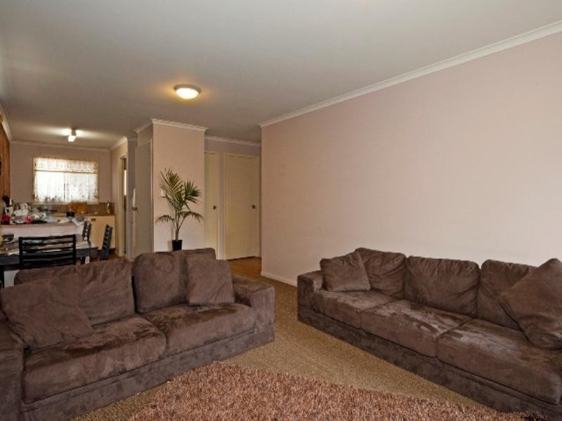 1/296 Redbank Plains Road, Bellbird Park QLD 4300