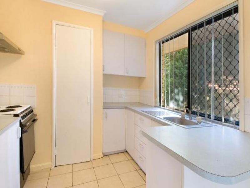 2 Carlie Court, Redbank Plains QLD 4301